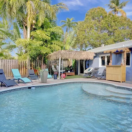 Kiki Grand Suite - Men'S Clothing Optional Guest Houses